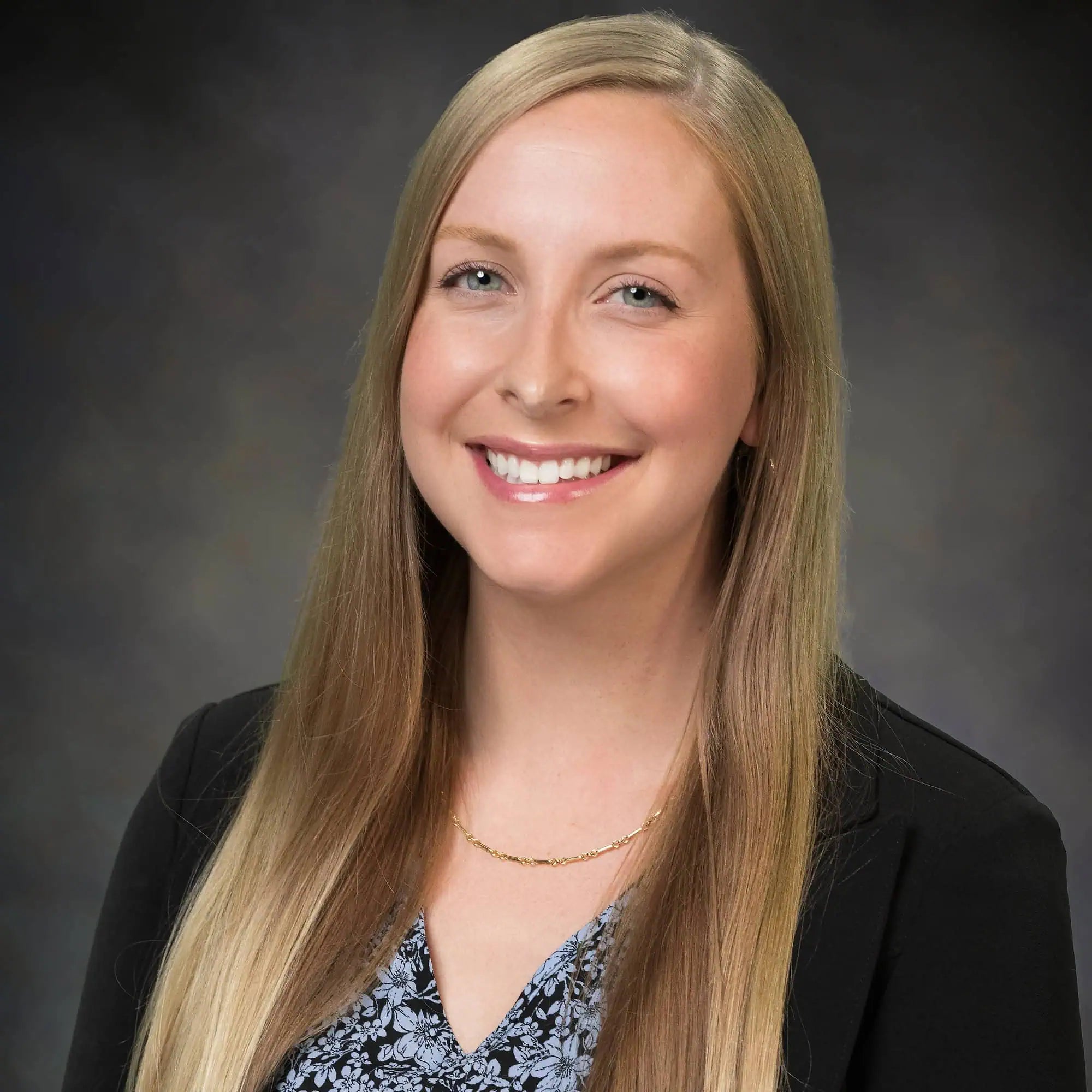 Alexis_Snyder_-_Pose_4_-_No_Flag_-_square.webp