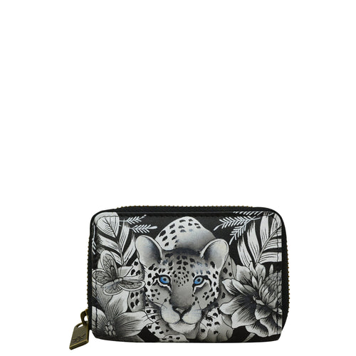 Anuschka style 1110, handpainted Accordion Style Credit And Business Card Holder. Cleopatra's Leopard painting in black color. Featuring all round zip entry to main compartment with Eleven Credit card holders.